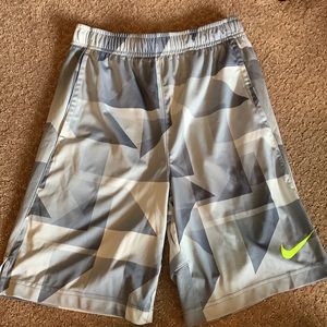 Nike Shorts - Boys L